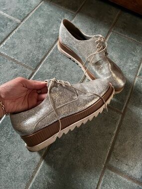 Treasure & Bond Silver Lace-Up Platform Oxfords